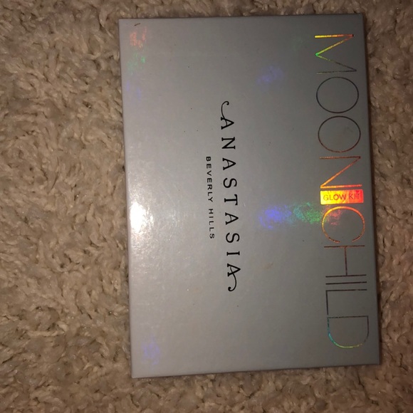 Brand name makeup bundle 35O NO LONGER AVAILABLE - Picture 6 of 8